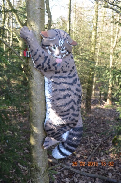 3D Tier Naturfoam kletternde Wildkatze